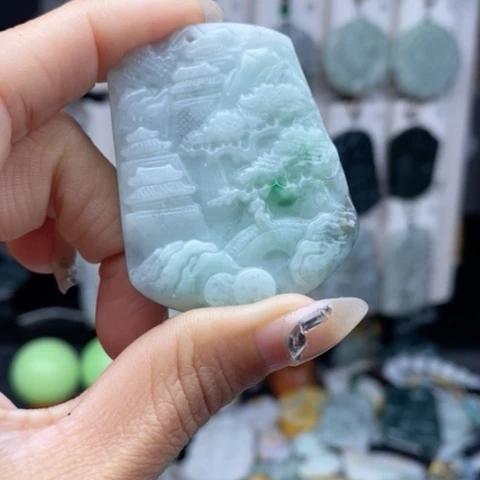 翡翠颈饰未镶嵌翡翠