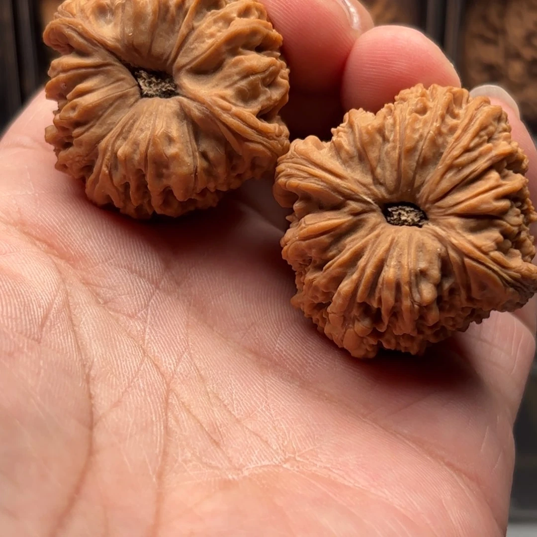 文玩核桃把件南疆石