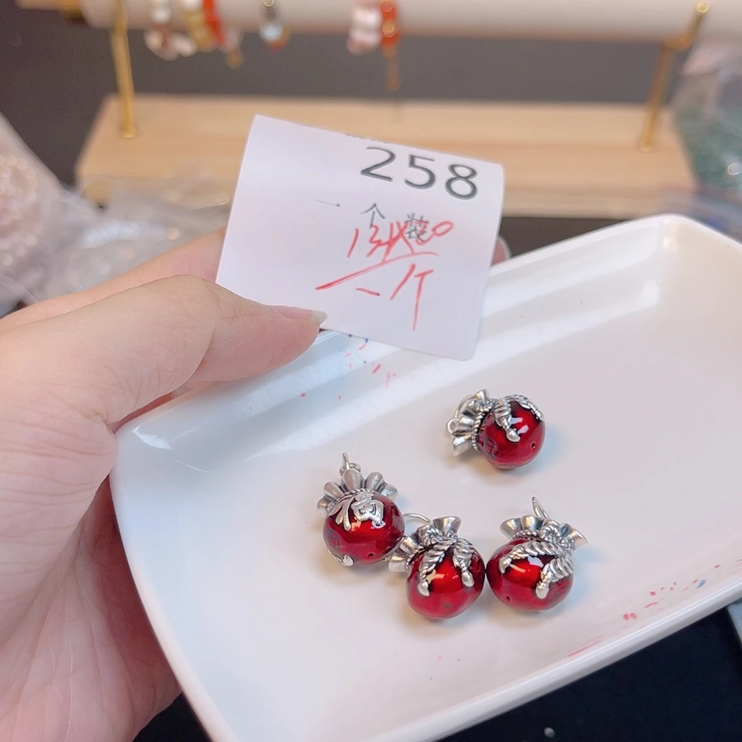 无925银258 。