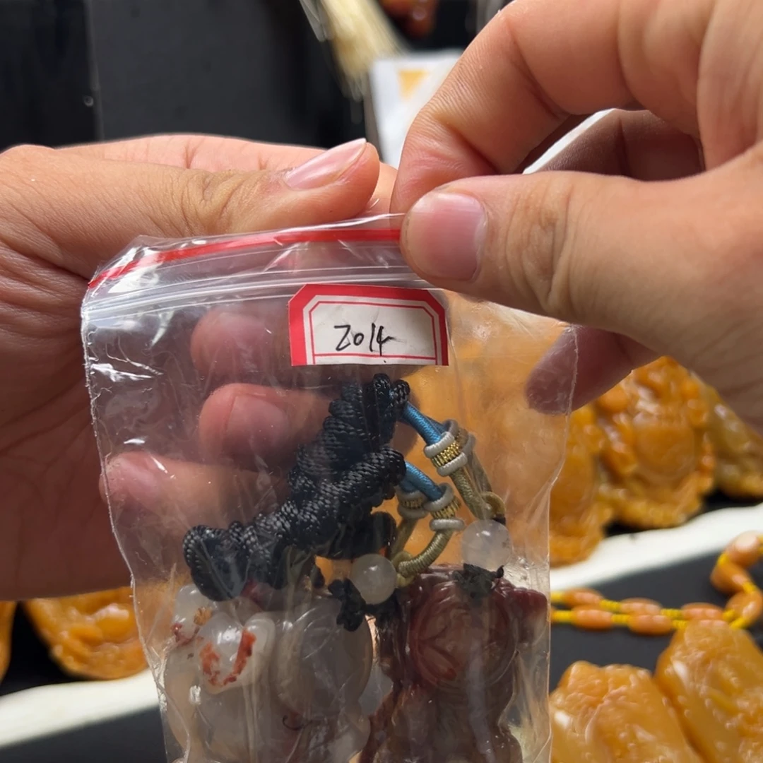 石英质玉（黄龙玉）未镶嵌多样性发货，发其一