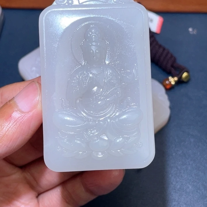 祥***驼颈饰未镶嵌和田玉