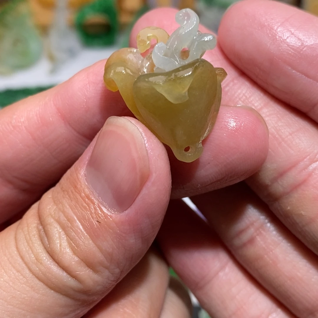 定制翡翠未镶嵌吊坠