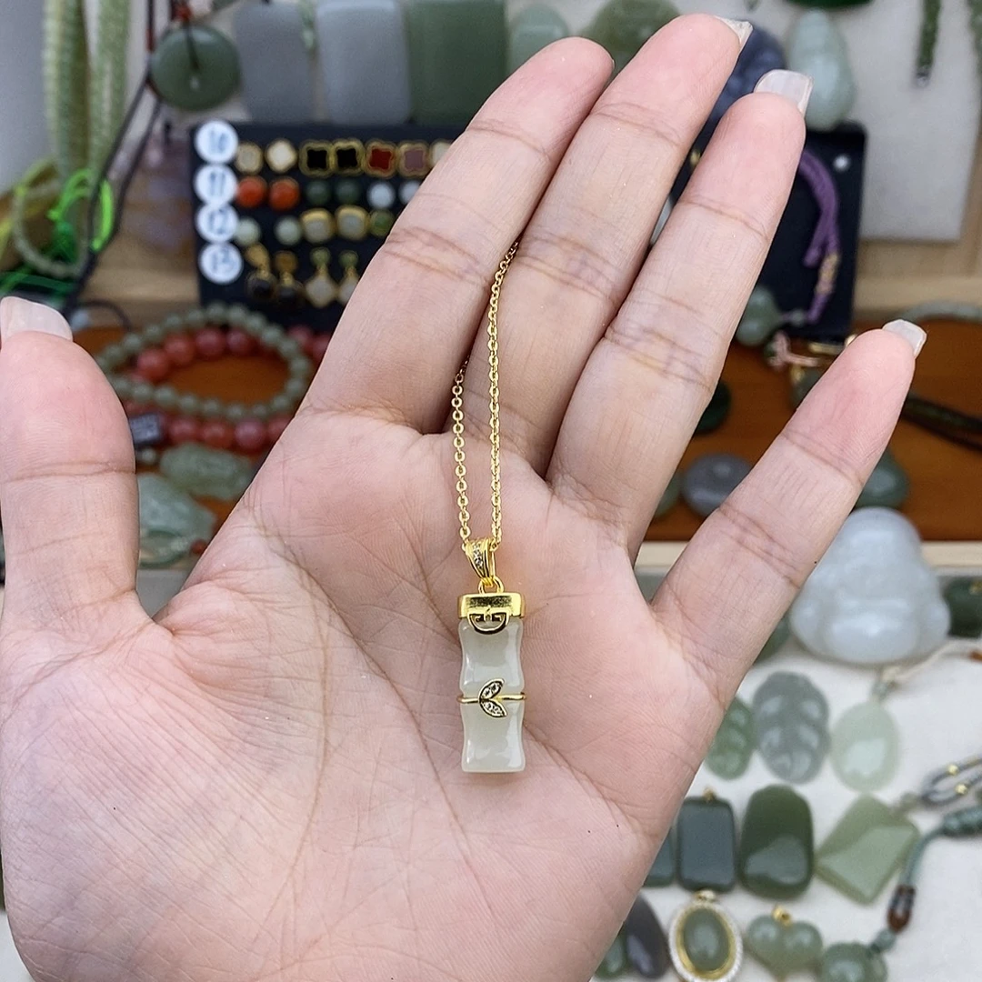 和田玉银S925镶嵌吊坠(赠链)