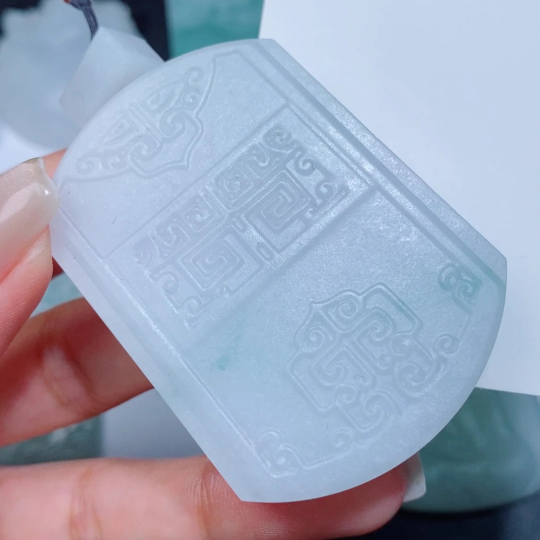 未镶嵌吊坠定制翡翠