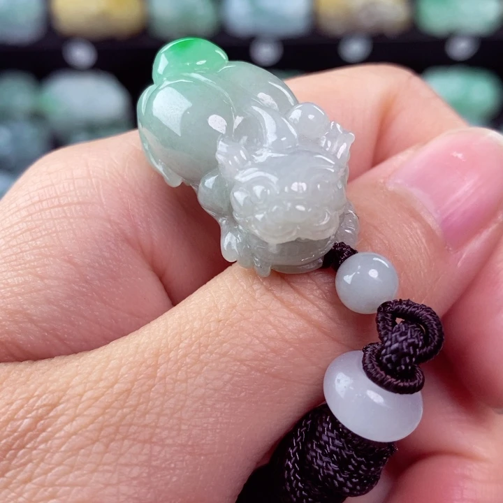 翡翠颈饰未镶嵌天然