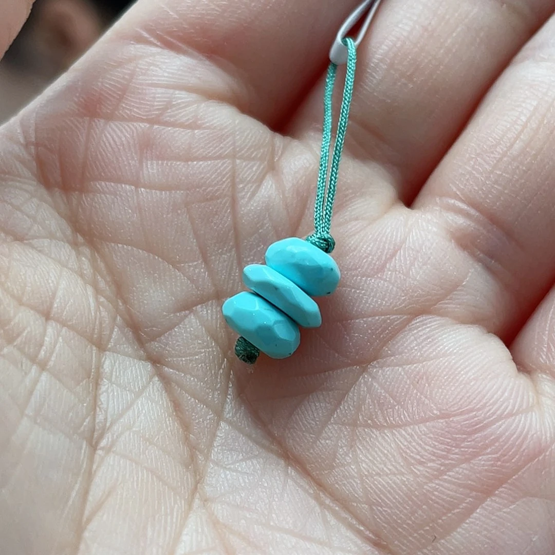 绿松石颈饰未镶嵌