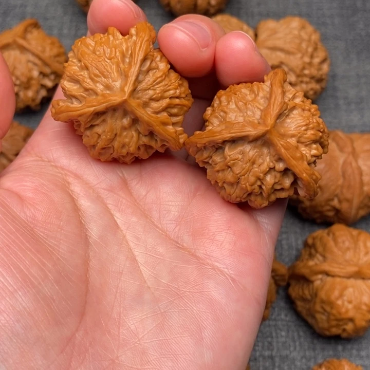 文玩核桃吊坠尺寸37三棱