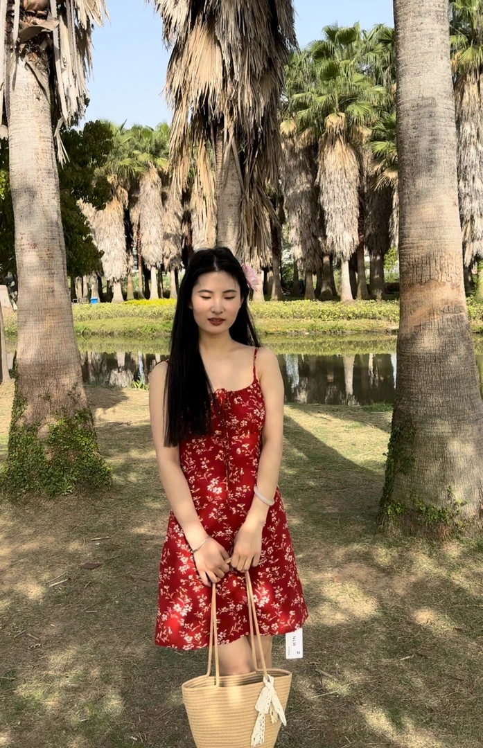 时尚法式设计感碎花红色气质吊带连衣裙女夏