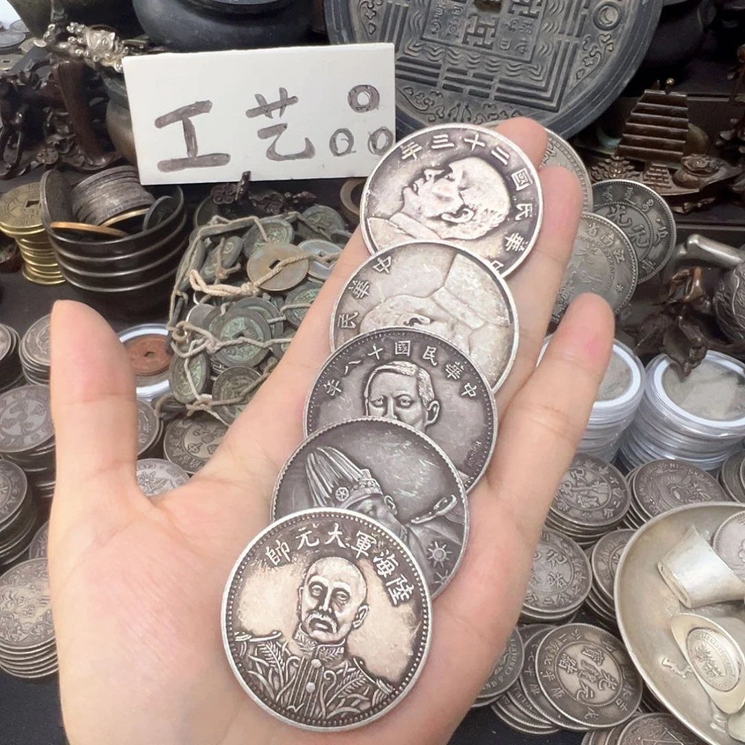 金属银元复古风格摆件