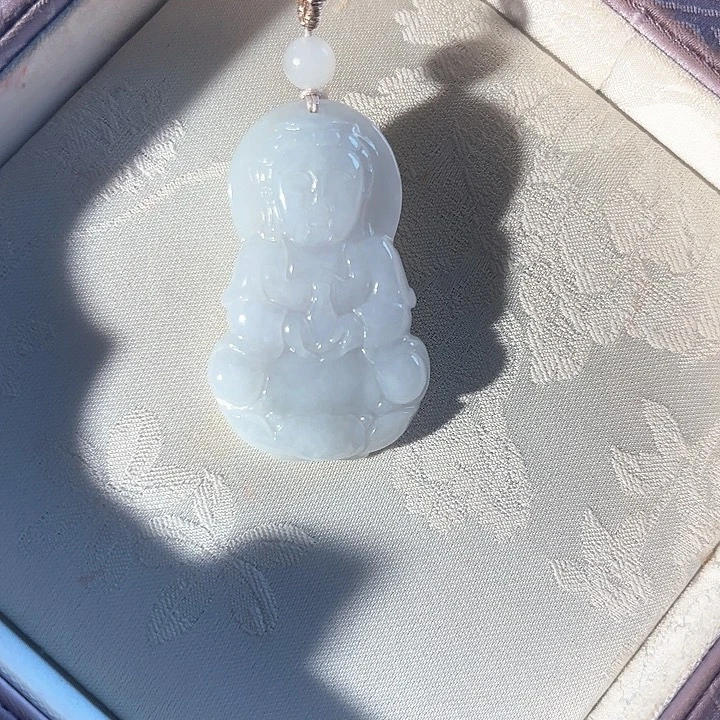 翡翠未镶嵌吊坠(赠链)翡翠未镶嵌吊坠