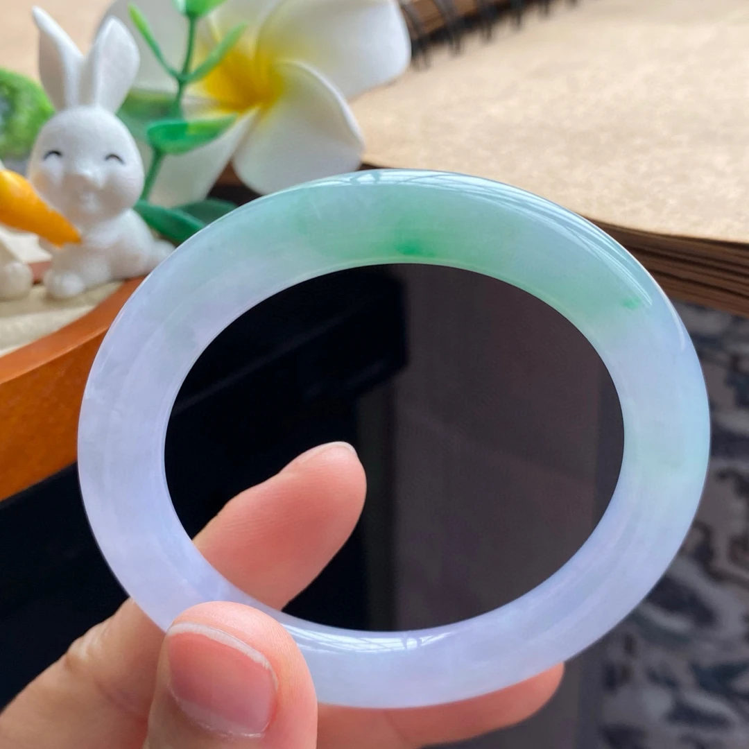 3.28批2394号翡翠手镯52-8.7-8.9！圆条！飘绿花淡彩镯！