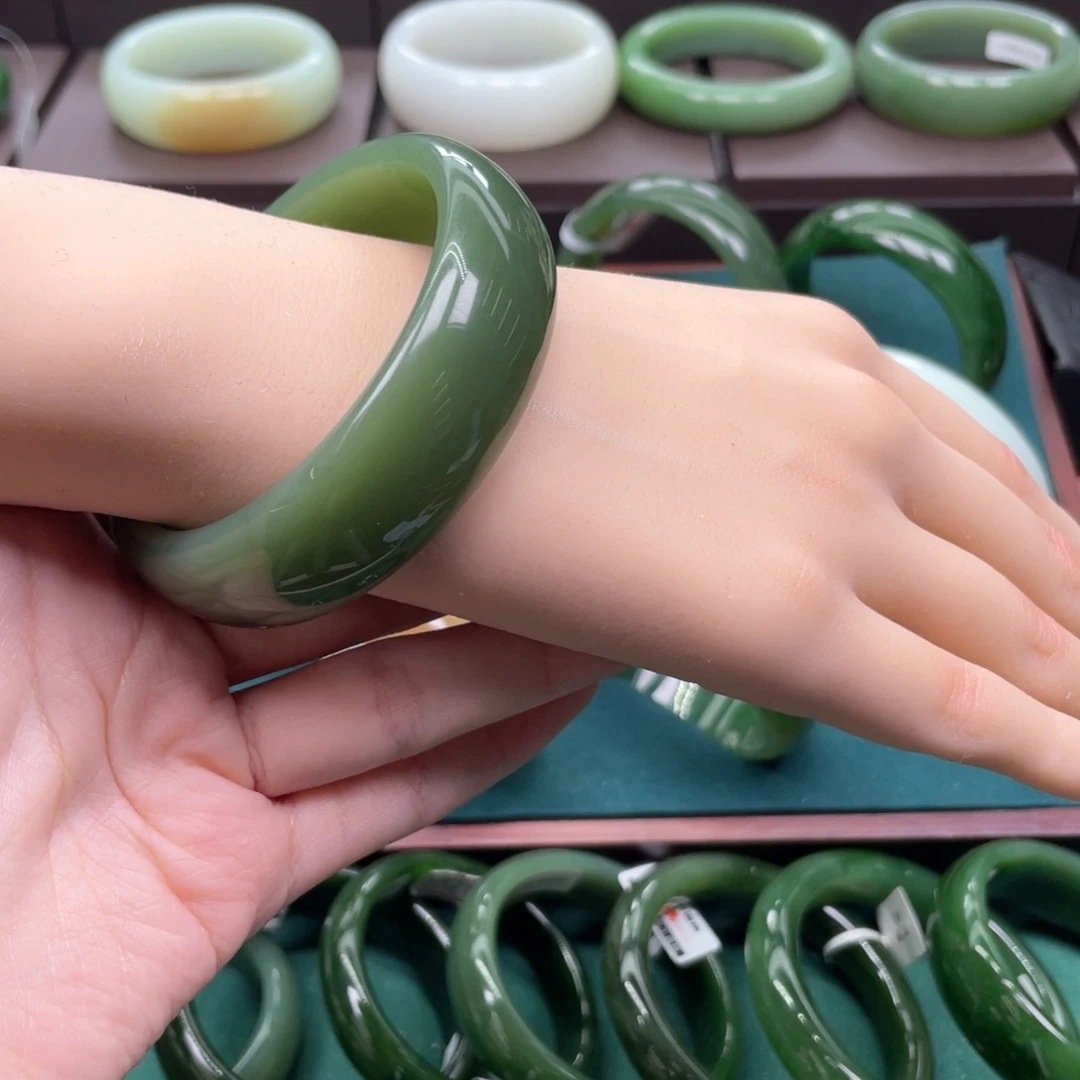 和田玉（碧玉）未镶嵌手镯56.57