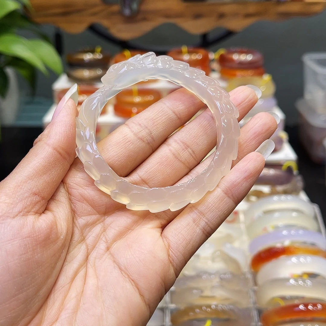 咸****玛瑙/玉髓未镶嵌手镯