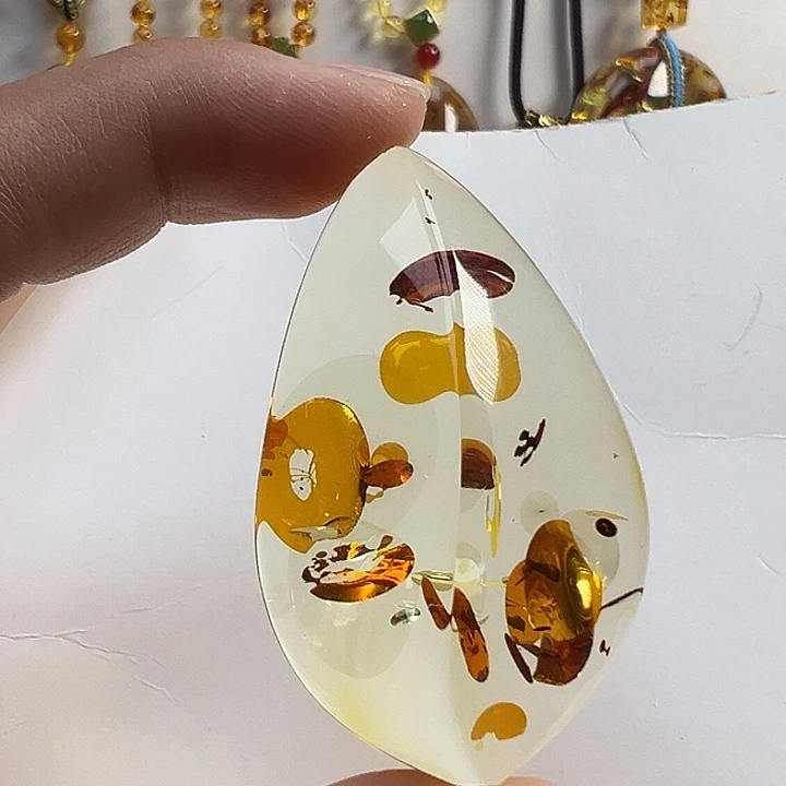 琥珀（花珀）未镶嵌颈饰