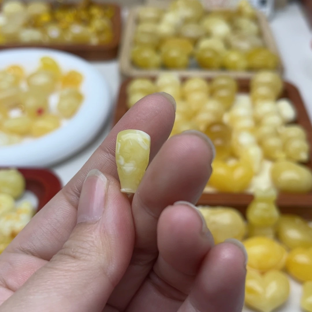 【闪购商品】未镶嵌蜜蜡裸石配饰的