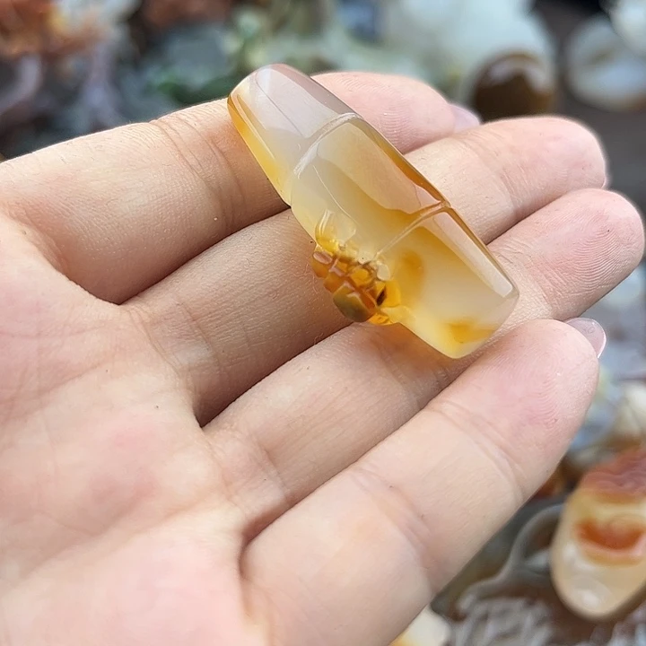 苏***龙玛瑙未镶嵌手饰玛瑙