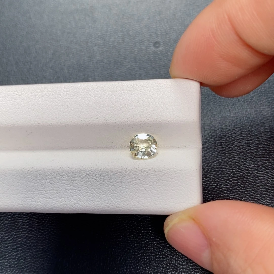 蓝宝石裸石未镶嵌0.92