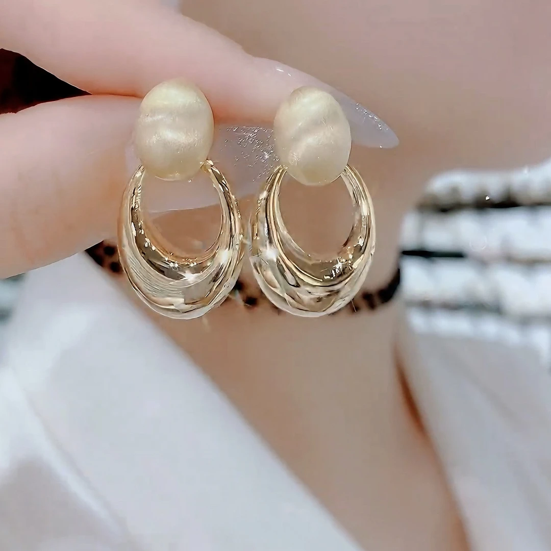 铜合金耳饰 几何轻奢风女法式金色耳钉复古简约个性气质时尚耳饰