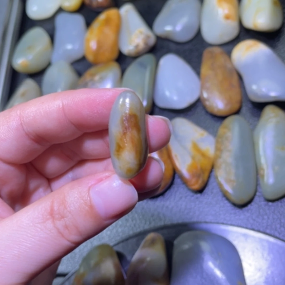 【闪购商品】颈饰未镶嵌和田玉王**）