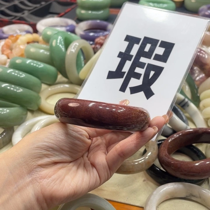 馨***鲍石英质玉未镶嵌珠宝奇石56