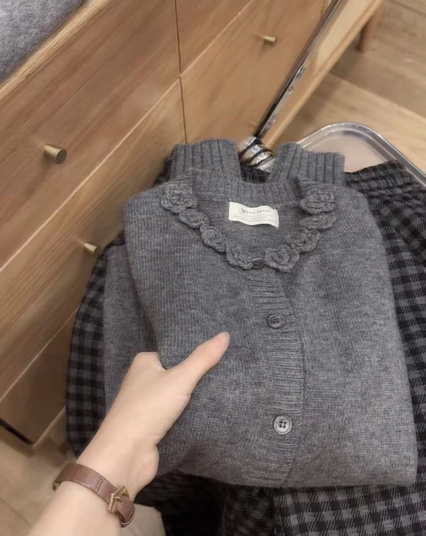 七言家！高品岩灰玫瑰花朵开衫