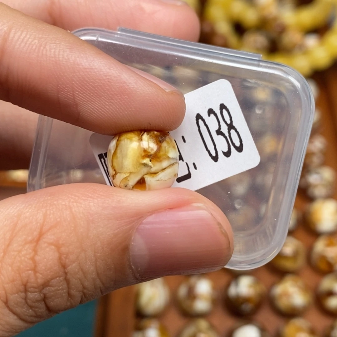 把件猴头核桃沁色圆珠老型038
