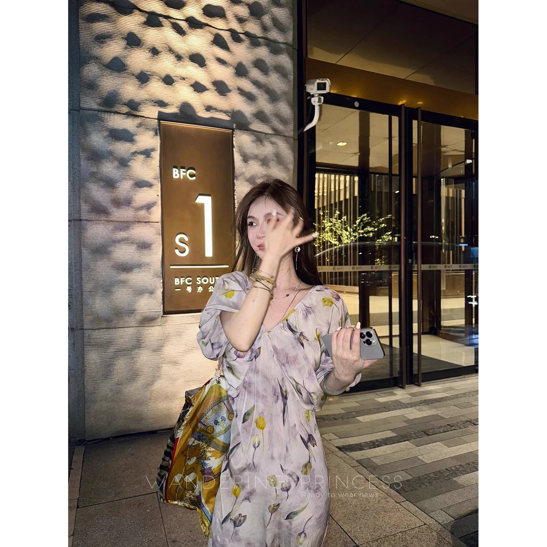 钱美西 碎花水墨晕染 度假风紫色郁金香 法式收腰连衣裙气质夏女