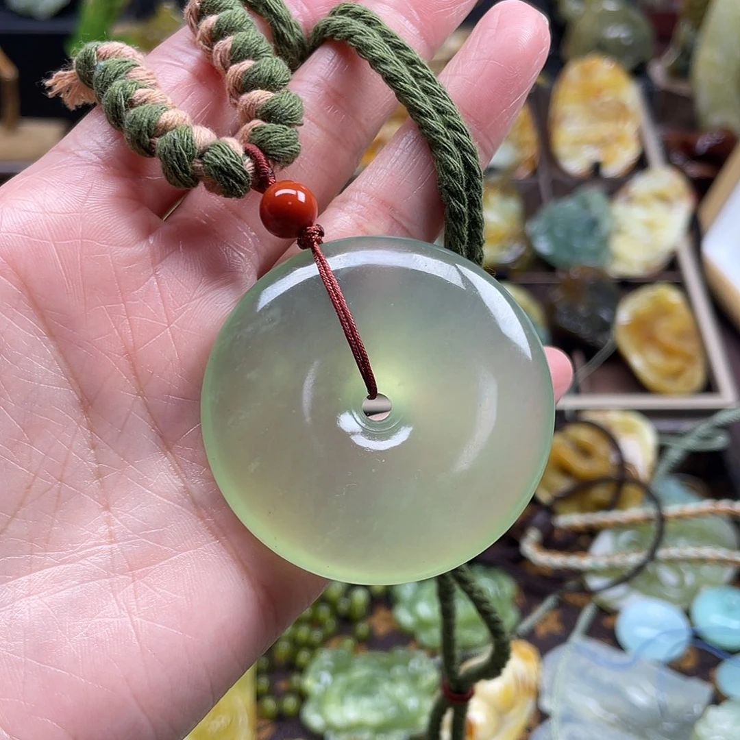 蛇纹石玉颈饰未镶嵌岫玉平安扣