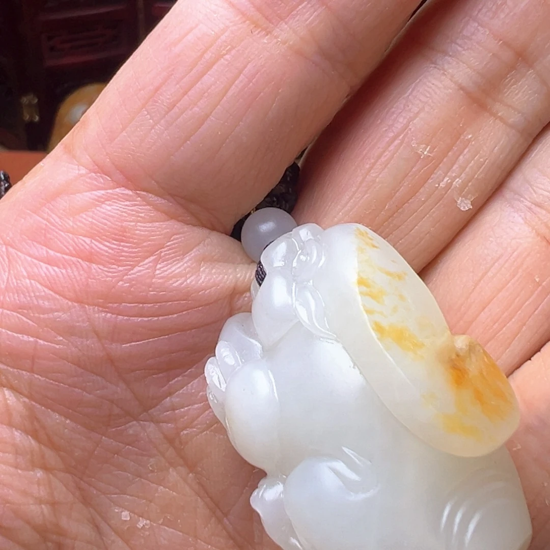 谷***山和田玉未镶嵌颈饰