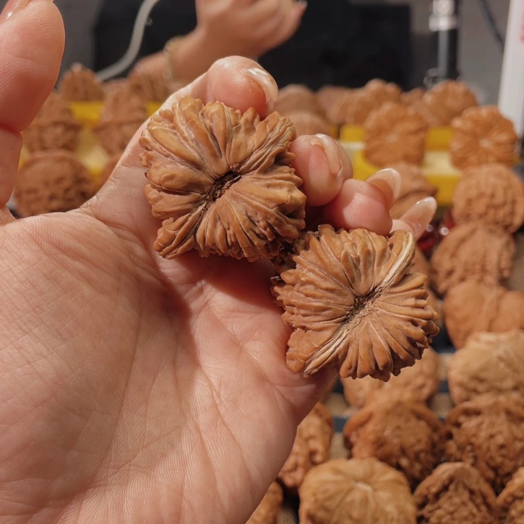 吊坠文玩核桃阿****?41拱桥楼7