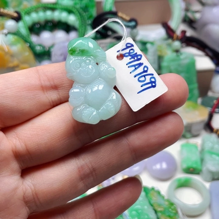 翡翠未镶嵌颈饰65