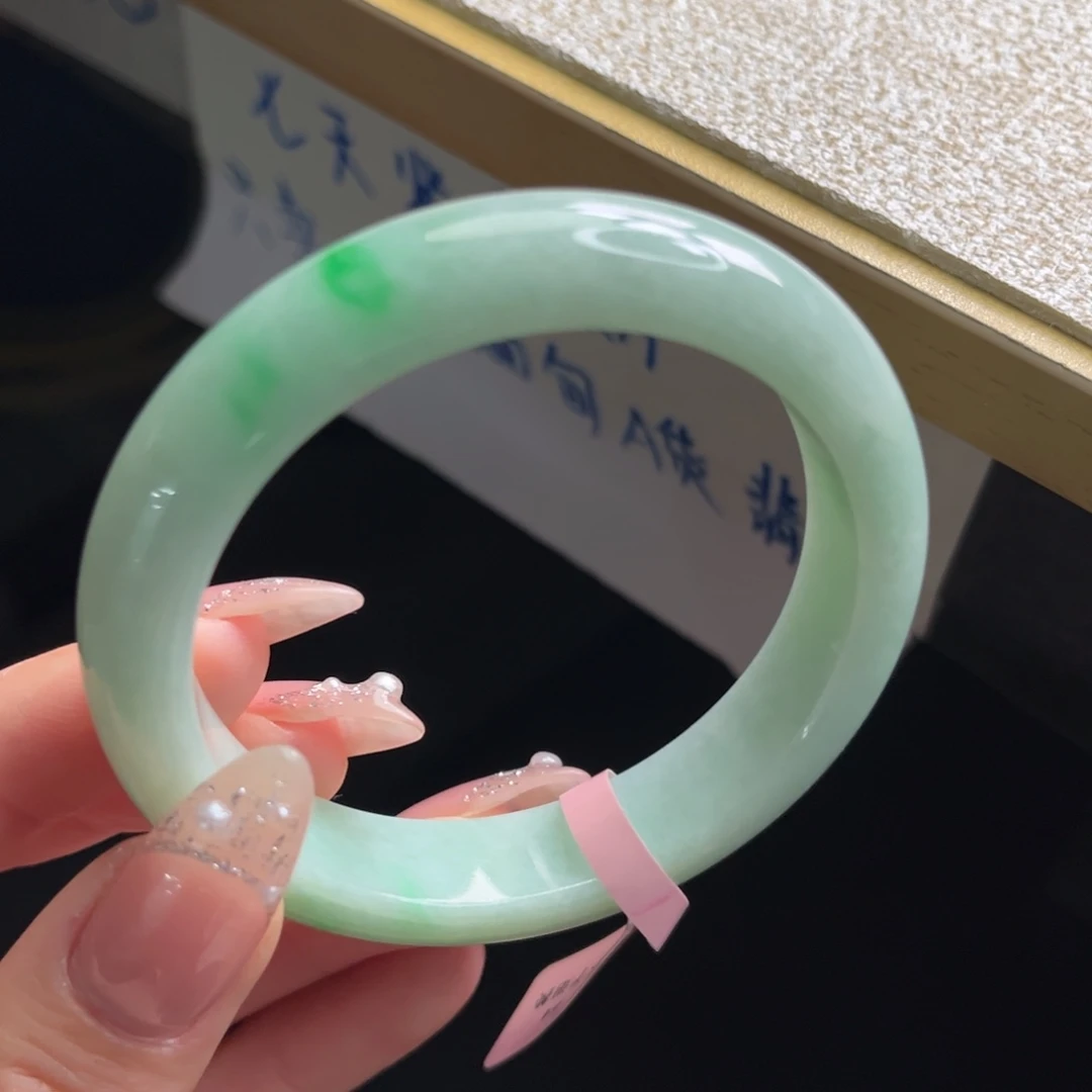 翡翠未镶嵌手镯手镯