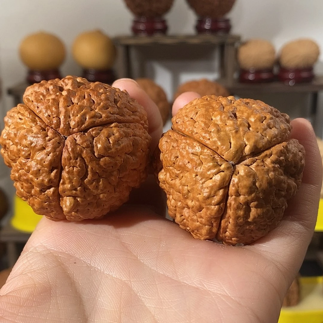 吊坠文玩核桃三瓣脑纹金刚微色4752