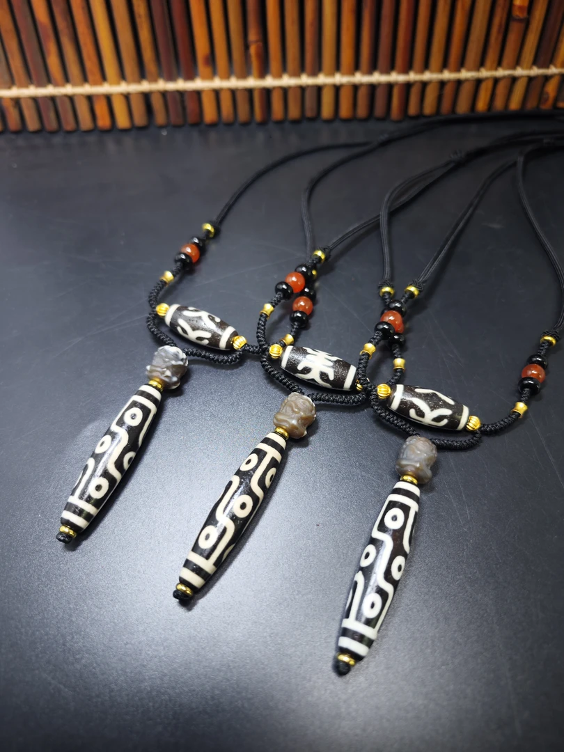 黑白九眼精品玛瑙挂坠网红明星同款（多样性发货，发其中一件）