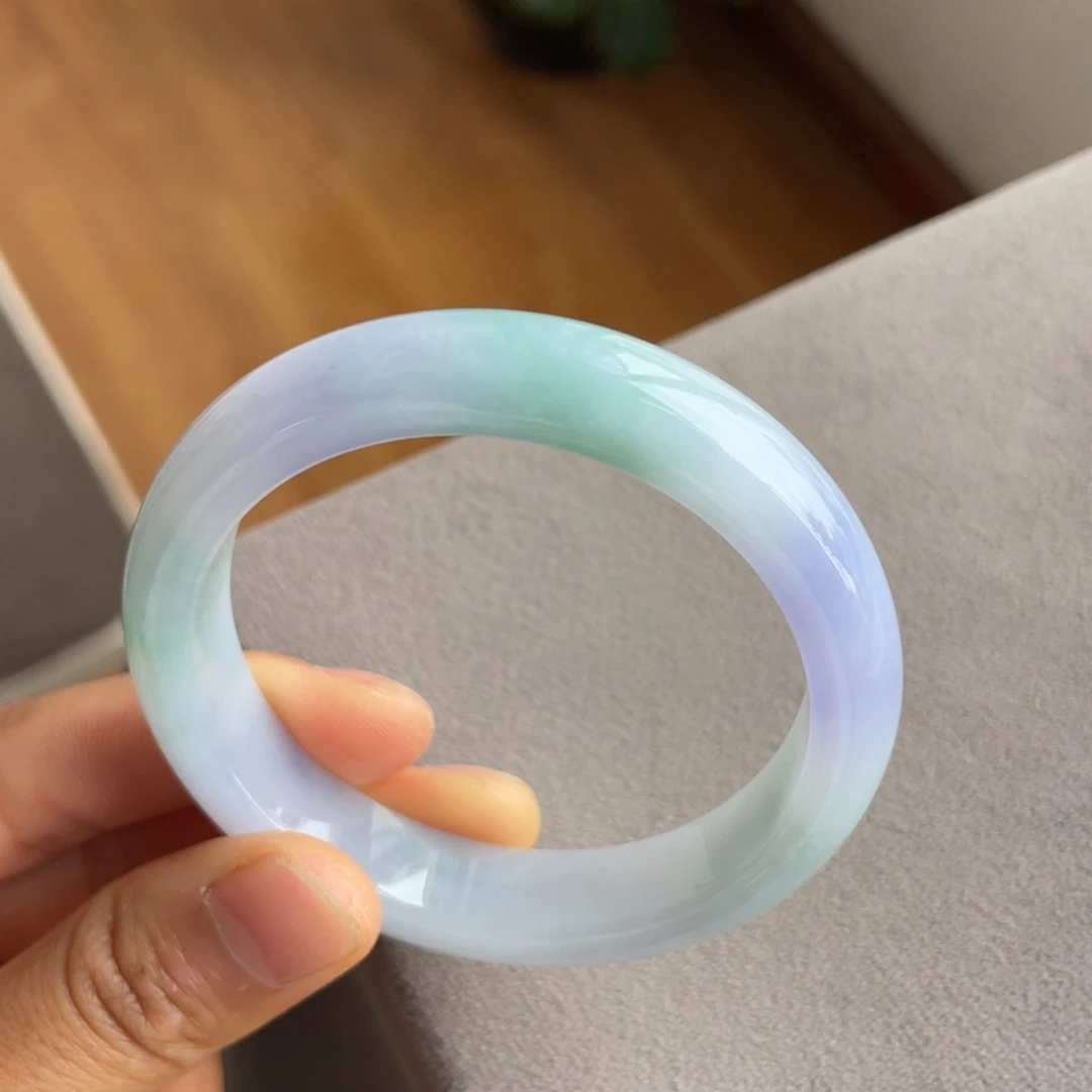 翡翠未镶嵌手镯春彩