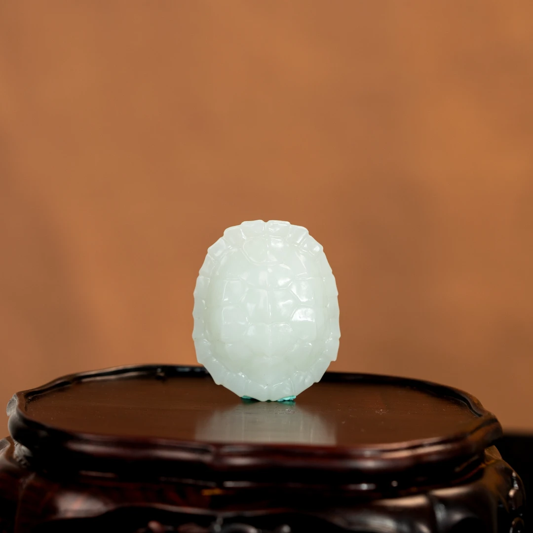 Lot24 和田玉富甲天下把件43.15g/十竹斋秋季拍卖1800501