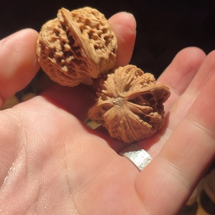 爱***饺吊坠文玩核桃111444