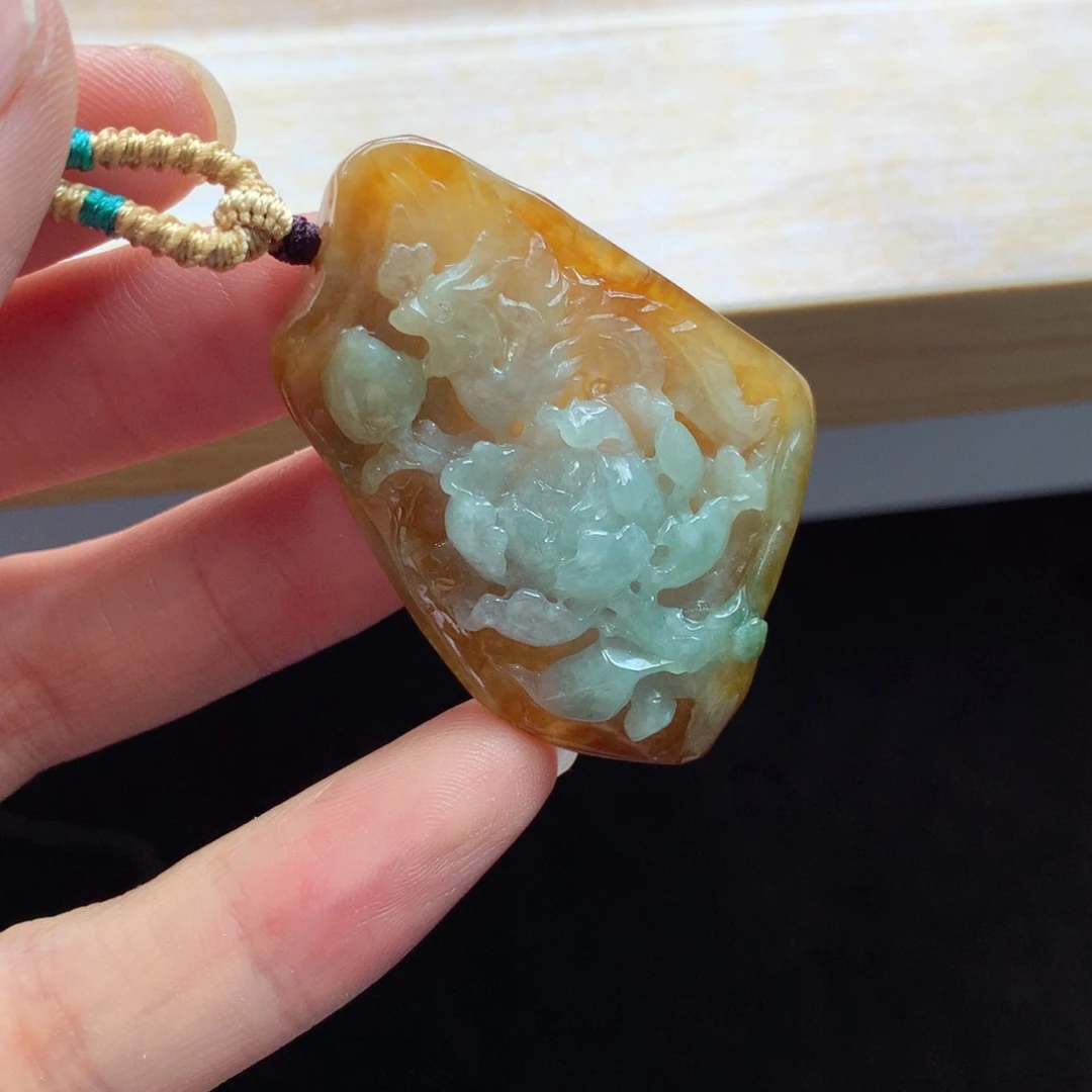 颈饰未镶嵌翡翠吊坠