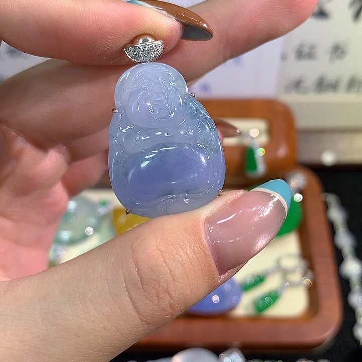 颈饰18K金镶嵌翡翠