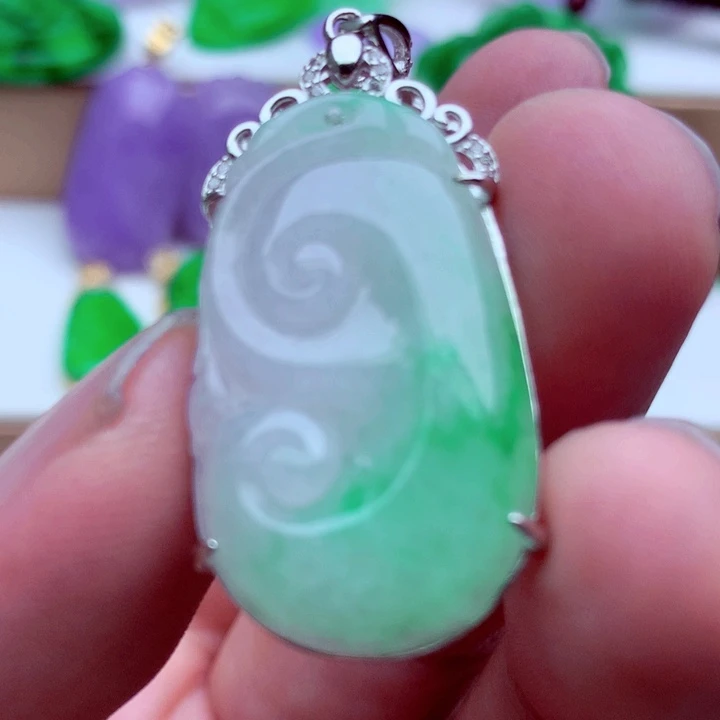 翡翠未镶嵌吊坠(不含链)