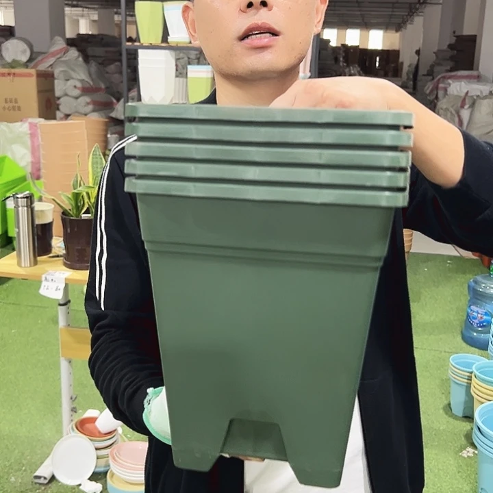 方形口23高26军绿无托5个