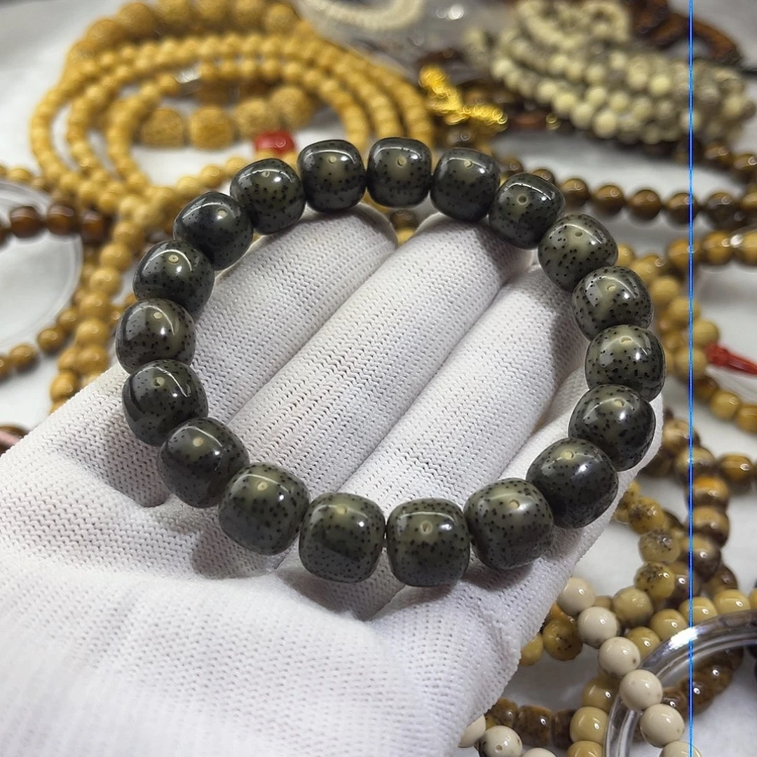 吊坠星月菩提绿幽灵