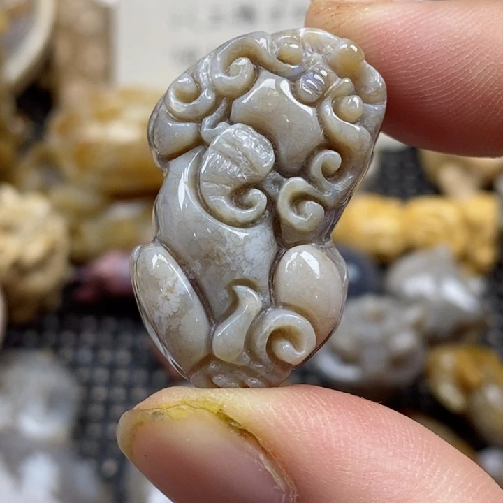 颈饰未镶嵌硅化珊瑚（珊瑚玉）小
