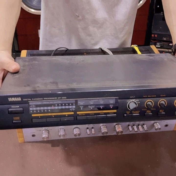 8新雅马哈混响器一台