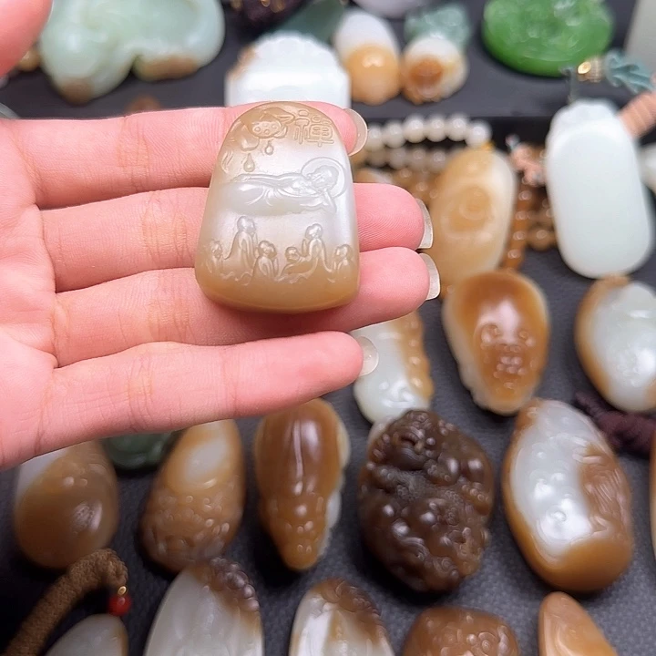 颈饰未镶嵌和田玉