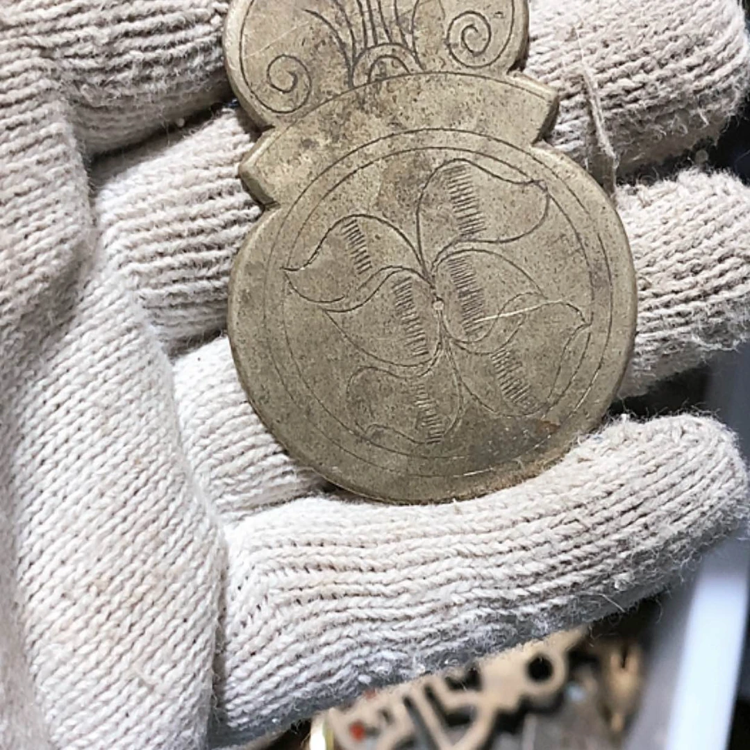 【闪购商品】一****半金属制品
