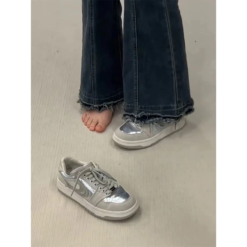 小众高级感银色鞋子女潮厚底百搭2025爆款板鞋运动休闲鞋德训单鞋