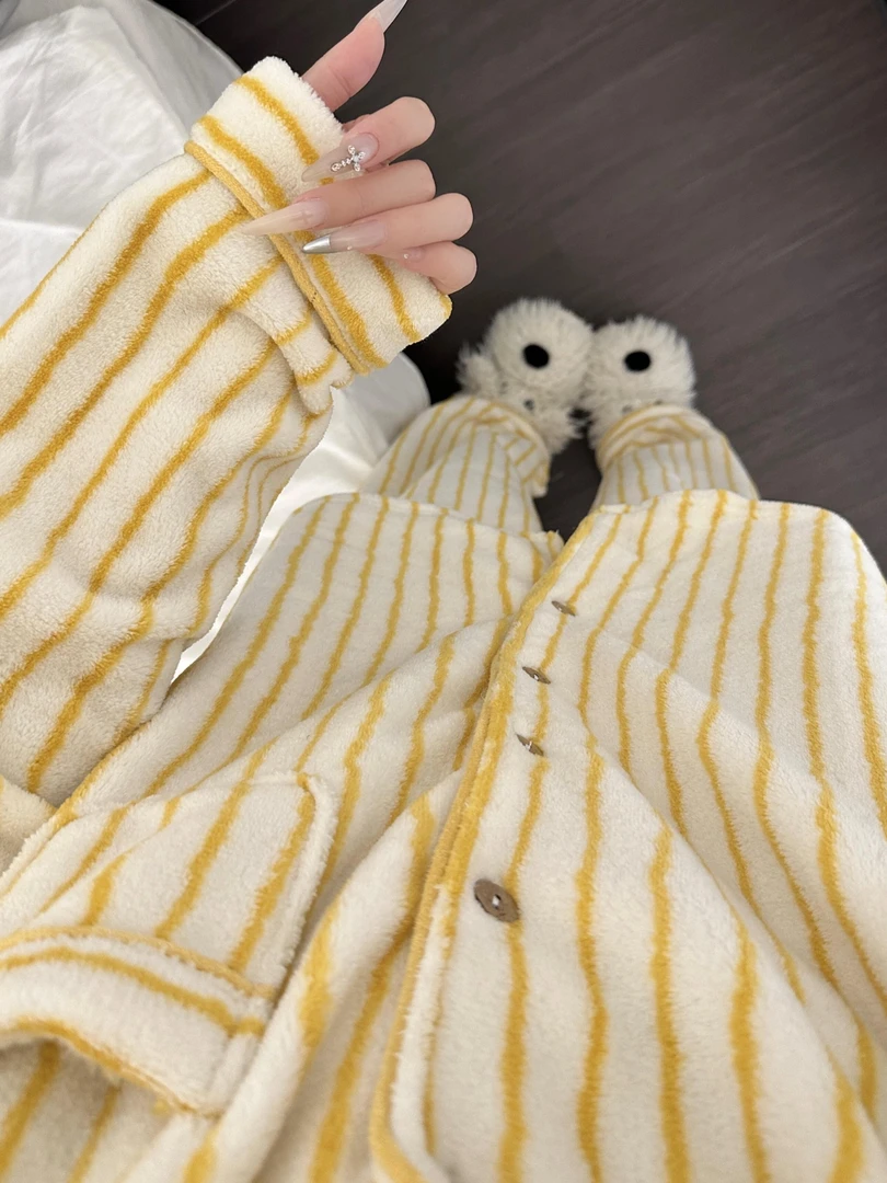 韩版复古条纹长袖金丝绒保暖睡衣女秋冬季新款大码长裤家居服套装