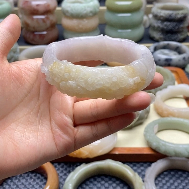 石英岩玉手镯未镶嵌慕*