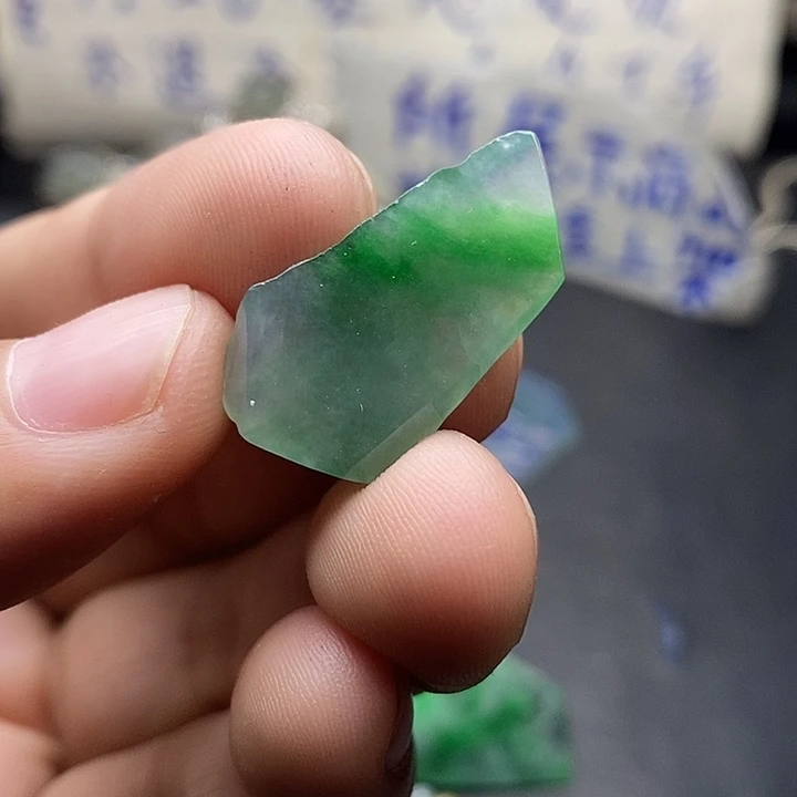 定制翡翠未镶嵌L*翡翠